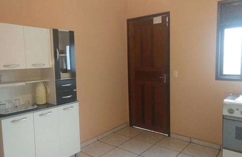 Praia do Morro Apartment | RENTAL OF KITCHEN-1 APARTMENT (KITNET) MORRO GUARAPARI BEACH WITH GARAGE