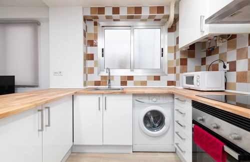 El Cabanyal Apartment | Rental unit in València · ★4.45 · 3 bedrooms · 4 beds · 1 bath