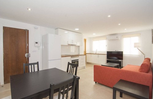 El Cabanyal Apartment | Rental unit in València · ★4.58 · 3 bedrooms · 4 beds · 1 bath