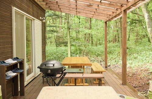 Naganohara House | Rental villa in the forest Wooden deck roof Cypr / Agatsumagun Gunma