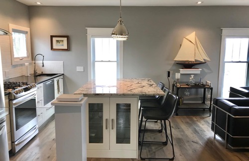 Charlevoix Apartment | RENTING FOR SUMMER AND FALL SEASON ONE BLOCK DOWNTOWN HARBOR AND RESTAURANTS