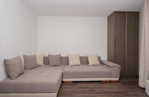 Borek Fałecki Zachod Apartment | RentPlanet - Apartament Mireckiego