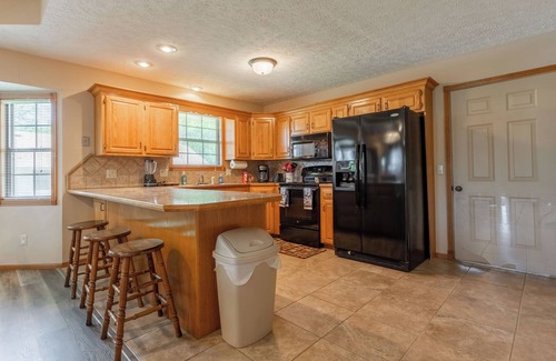Republic House | Republic Oasis, 2 Beds, 2 Bath, 1 pet Ok.