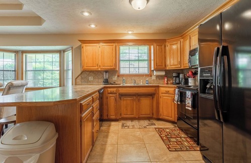 Republic House | Republic Oasis, 2 Beds, 2 Bath, 1 pet Ok.