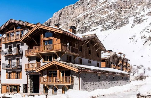 Val-d'Isere Apartment | Residence Chalet Skadi * - Apartment 6 people fireplace