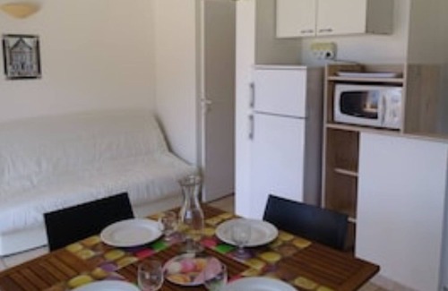 Tizzano Apartment | RESIDENCE FIORAVANTI 4 Apartment SEA VIEW - WATERFRONT 2-4 pers