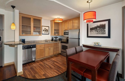 Plymouth Hotel | Residence Inn by Marriott Minneapolis Plymouth