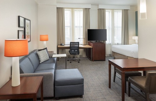 Old West Broad Neighborhood Hotel | Residence Inn by Marriott Savannah Downtown/Historic Distric