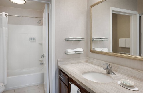 Old West Broad Neighborhood Hotel | Residence Inn by Marriott Savannah Downtown/Historic Distric