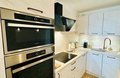 Sete Apartment | Résidence La Corniche, 70m2 apartment with full sea view, air-conditioning, wifi, garage.