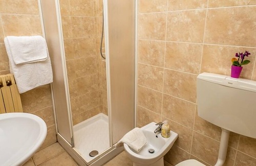 Mologno House | Residence La Mezzaluna