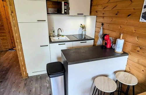 Saint-Jean-d'Arves Apartment | Residence Les Marmotes - Apartment in wooden chalet near the slopes and ski school