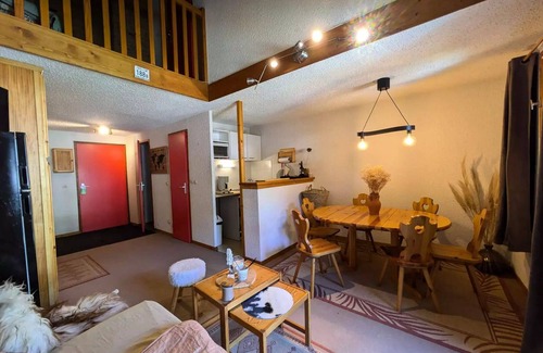 Areches Apartment | Residence Val Blanc 2 - Apartment 6 people - Village centre near ski lifts