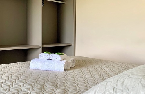 Estaleiro Apartment | Residencial Ponta dos Coconut Trees Apt 4