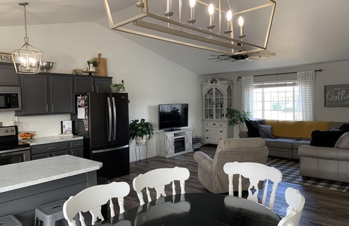 Summerset House | Residential Summerset Property with Peloton Bike + Home Gym!