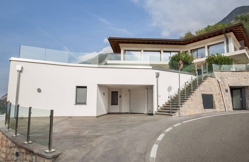 Malcesine Apartment | Residenza Dimora Privata With Pool