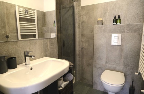 Mandello del Lario Bed & Breakfast | Residenza Laurum B&B