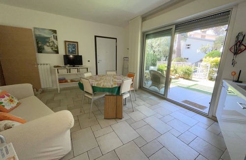 Castiglioncello Apartment | Residenza Venus - Venus con giardino e doppi servizi
