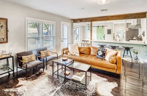 Dripping Springs Resort | Resort ∙ 10 bedrooms ∙ 29 guests