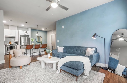Savannah Apartment | Resort POOL! Game-Room! Free Parking! Fitness Center!