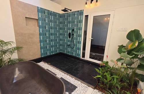 Alappuzha Bed & Breakfast | Resort style boutique homestay with WiFi, AC, Swimming Pool in Marari, Alappuzha