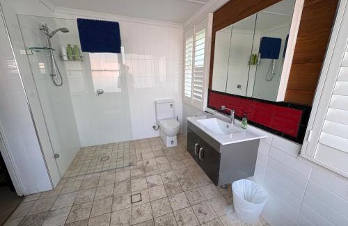Bathurst House | Rest on Keppel