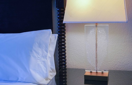 Crystal Harbour Resort | Rest & Relaxation! 4 Modern Suites w/King Bed, Living Areas, Outdoor Pool