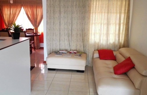 Palapye Bed & Breakfast | Rest Shade Bed And Breakfast