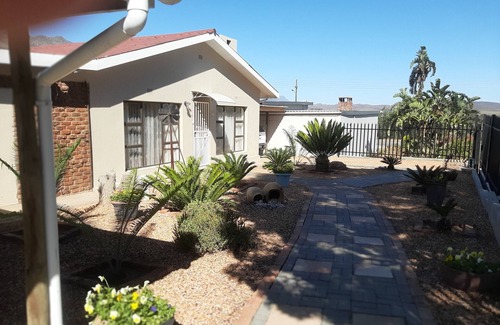 Ashton Apartment | Rest4Sure Self catering unit on Route 62