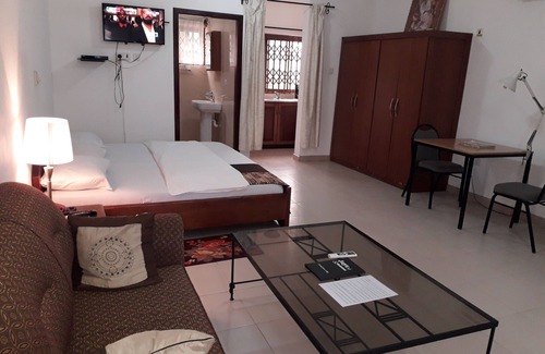 Adentan House | Restall Guest Lodge