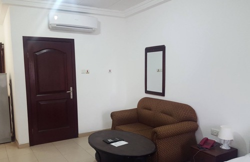 Adentan House | Restall Guest Lodge