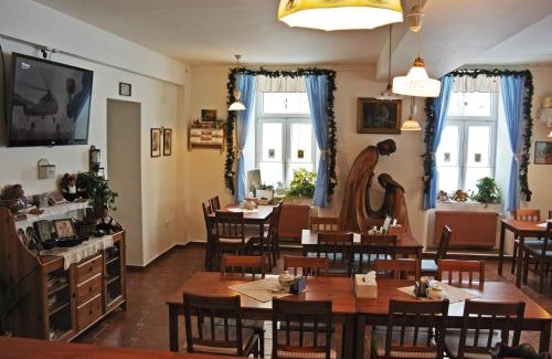 Nova Bystrice House | Restaurace a penzion Ubrousku prostři se