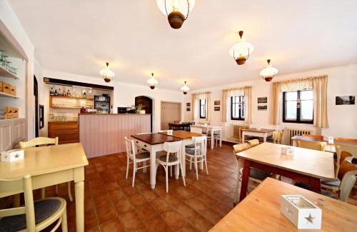 Jilemnice House | Restaurace a penzion Jilm