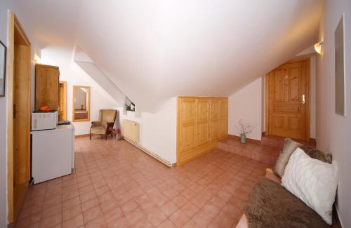 Jilemnice House | Restaurace a penzion Jilm