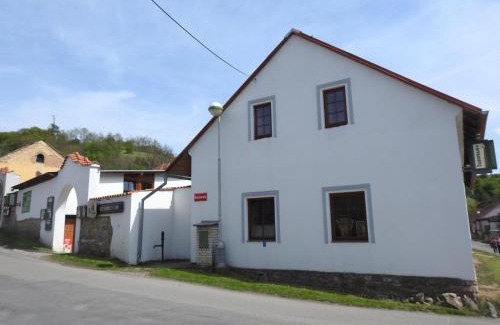 Srbsko House | Restaurace a penzion U Lva