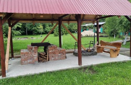 Fardea House | Restaurant-Pensiune La Danila