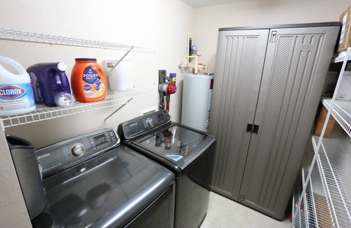 Gainesville Condo | Restful Refuge 🍃 2 BR Boutique Condo | Pool & Gym