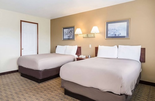 Aberdeen Hotel | Restful Vacation at GuestHouse Montesano! Minutes from Grays Harbor Raceway!