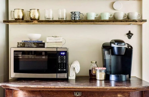 Livingston Manor Cottage | Restored 1950s Countryside Cottage Retreat