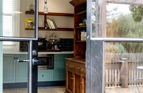 Mansfield House | Restored Luxury Historic Glenroy Homestead