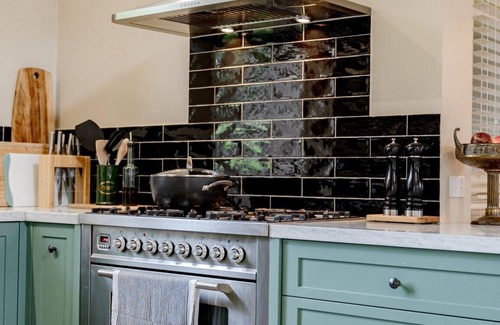 Mansfield House | Restored Luxury Historic Glenroy Homestead