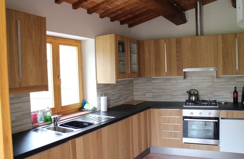 Caprese Michelangelo Villa | RESTORED VILLAGE HOUSE WITH PRIVATE SWIMMING POOL SLEEPS 4n