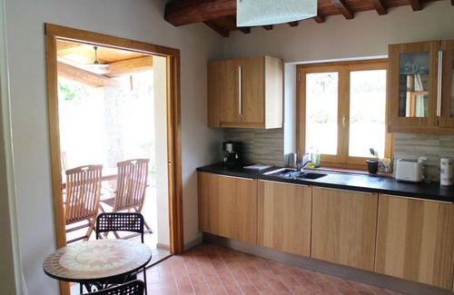 Caprese Michelangelo Villa | RESTORED VILLAGE HOUSE WITH PRIVATE SWIMMING POOL SLEEPS 4n