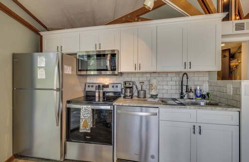Bristol Ski Chalet | Retreat in Bristol TN close to Bristol Motor Speedway and South Holston Lake
