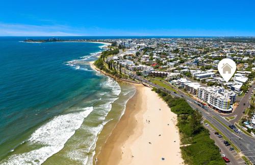 Alexandra Headland House | Retreat in the Heart of Alex - 3BR sleeps 11, Pool
