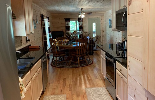 Saluda House | Retreat Log Cabin in Saluda, NC