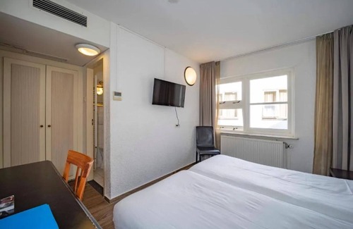 Apeldoorn Hotel | Retreat with Free Parking and Hiking Access Near Theater & Congres Orpheus