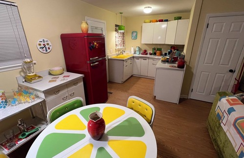 Chapel Hill House | Retro 1-bedroom duplex in quiet Chapel Hill neighborhood