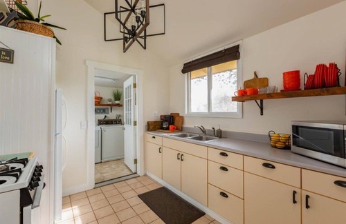 Arroyo Grande House | Retro 1940's Libretto Cottage on 12 Acres