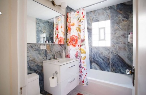 Avondale Apartment | Retro 2 bedroom bungalow in Chicago's Avondale neighborhood